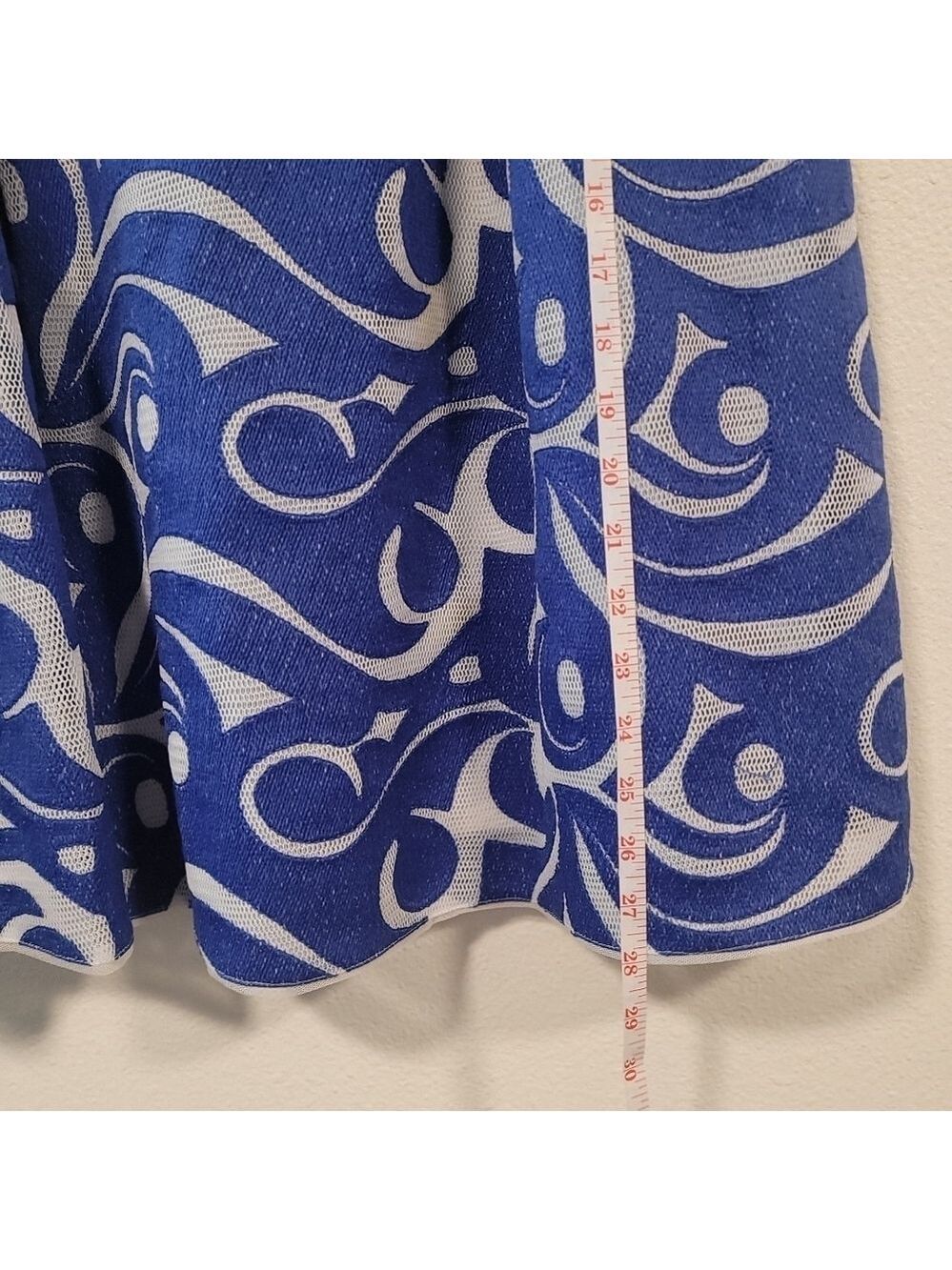 BCBGMaxAzria Jezebel Blue and White Pleated A-Line Midi Skirt Sz 10 - Picture 4 of 11
